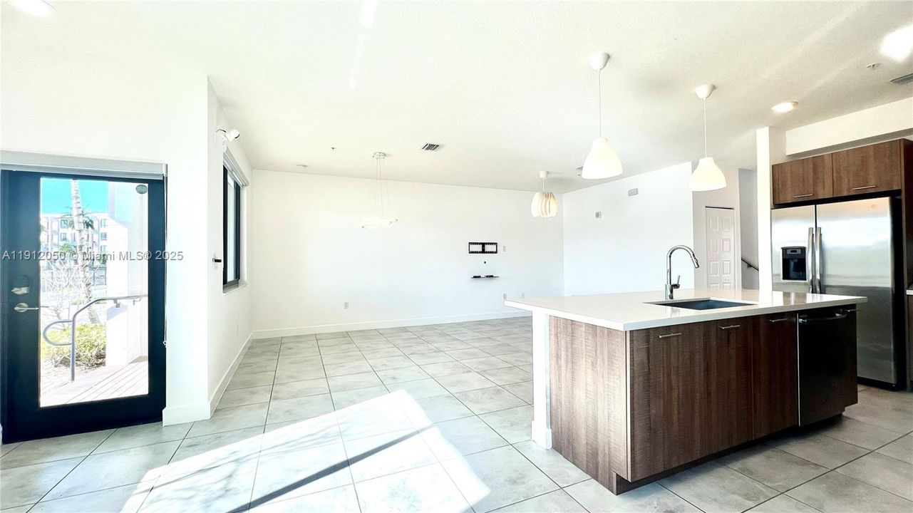 For Rent: $3,700 (3 beds, 2 baths, 1431 Square Feet)