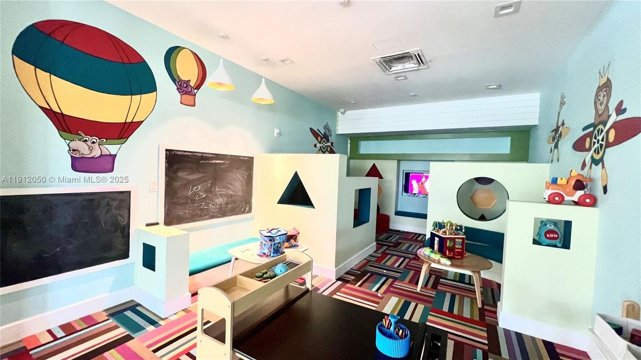 For Rent: $3,700 (3 beds, 2 baths, 1431 Square Feet)