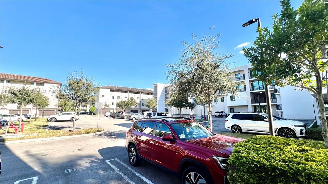 For Rent: $3,700 (3 beds, 2 baths, 1431 Square Feet)