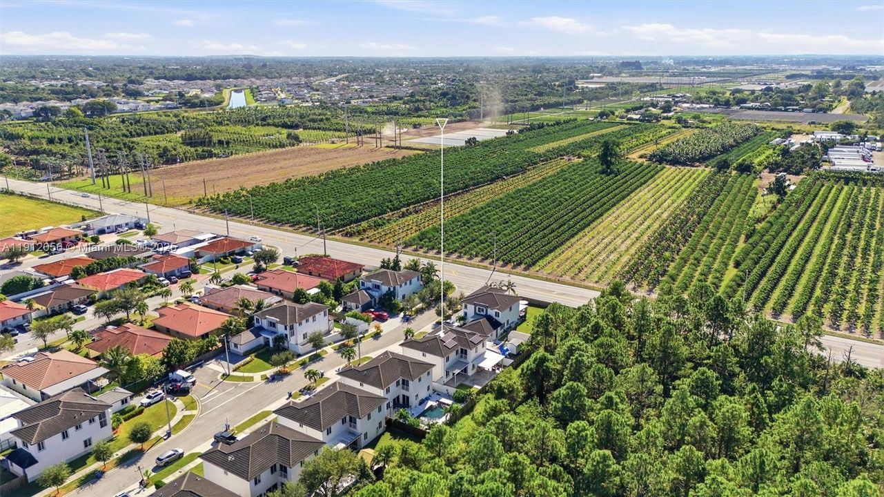 For Sale: $930,000 (5 beds, 3 baths, 2746 Square Feet)