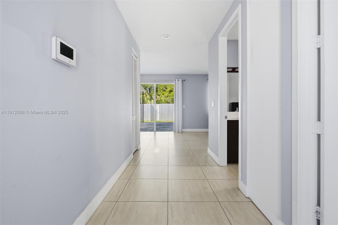 For Sale: $930,000 (5 beds, 3 baths, 2746 Square Feet)