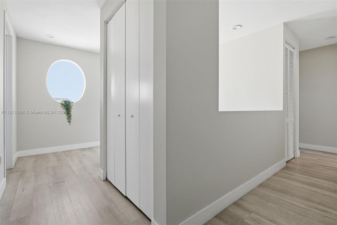 For Sale: $930,000 (5 beds, 3 baths, 2746 Square Feet)