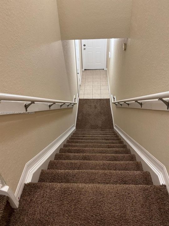 For Rent: $2,500 (3 beds, 2 baths, 1306 Square Feet)