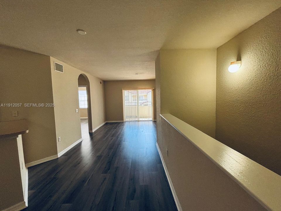 For Rent: $2,500 (3 beds, 2 baths, 1306 Square Feet)