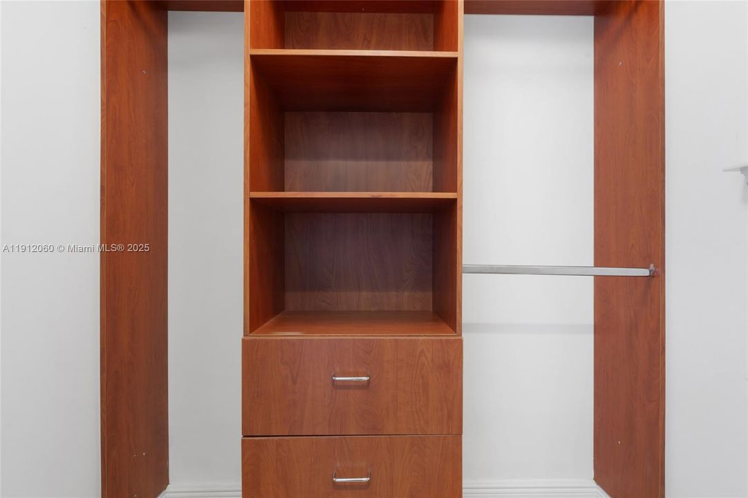 En Venta: $885,000 (2 camas, 2 baños, 1357 Pies cuadrados)