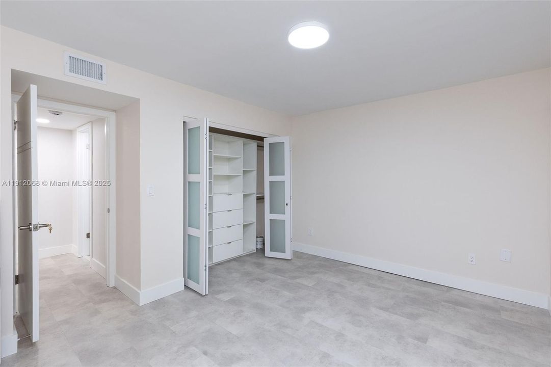 Под контрактом: $3,000 (2 спален, 2 ванн, 1292 Квадратных фут)