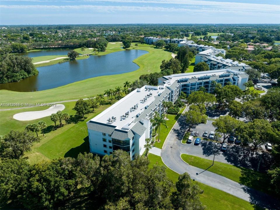 Под контрактом: $3,000 (2 спален, 2 ванн, 1292 Квадратных фут)