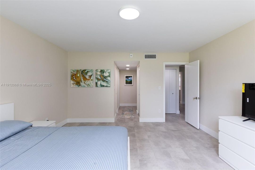 Под контрактом: $3,000 (2 спален, 2 ванн, 1292 Квадратных фут)