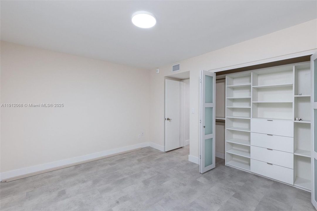 Под контрактом: $3,000 (2 спален, 2 ванн, 1292 Квадратных фут)