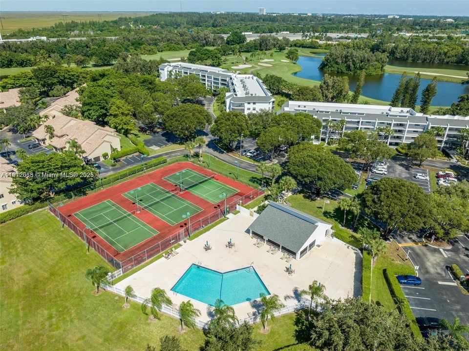 Под контрактом: $3,000 (2 спален, 2 ванн, 1292 Квадратных фут)