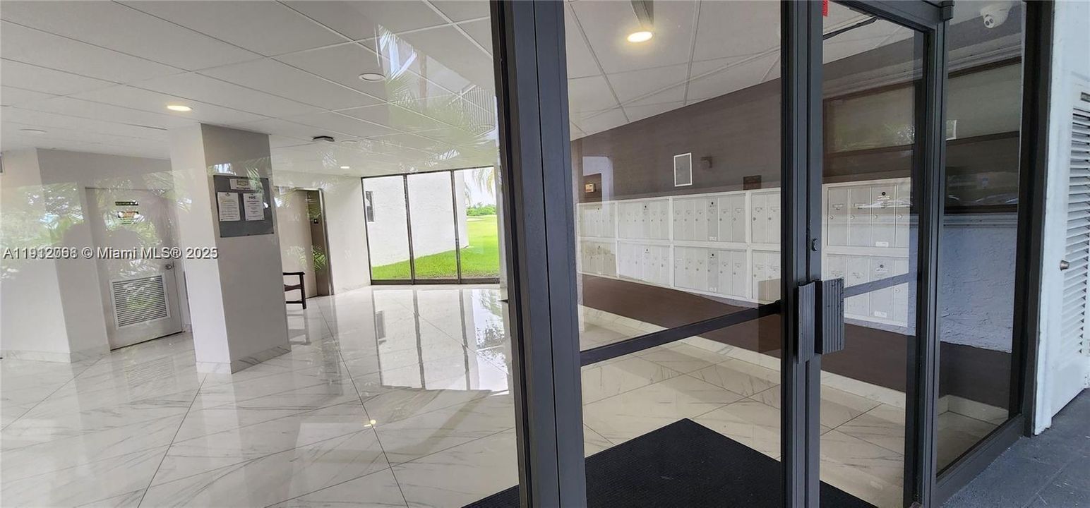 Под контрактом: $3,000 (2 спален, 2 ванн, 1292 Квадратных фут)