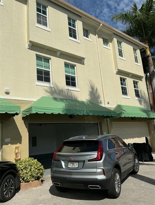 出租: $3,500 (2 贝兹, 2 浴室, 1613 平方英尺)