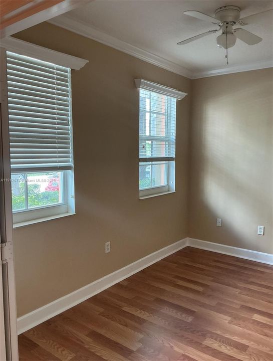 出租: $3,500 (2 贝兹, 2 浴室, 1613 平方英尺)