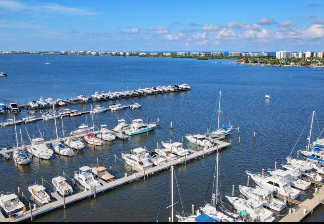 出租: $3,500 (2 贝兹, 2 浴室, 1613 平方英尺)