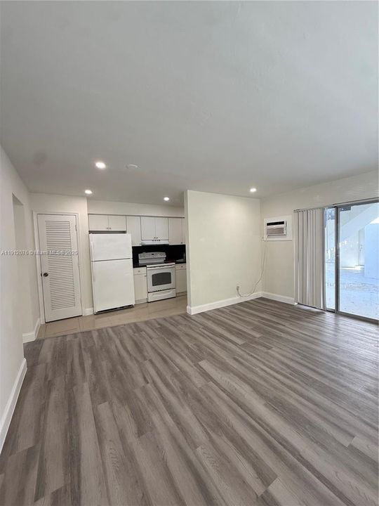 For Rent: $1,650 (1 beds, 1 baths, 8199 Square Feet)