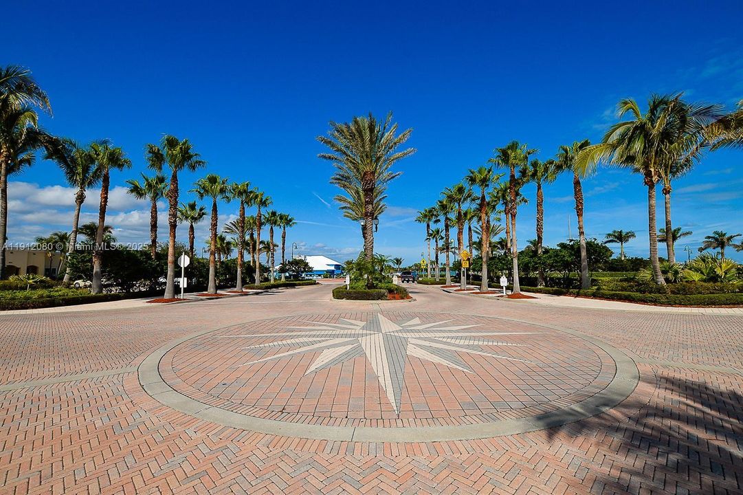 出租: $2,500 (2 贝兹, 2 浴室, 1989 平方英尺)