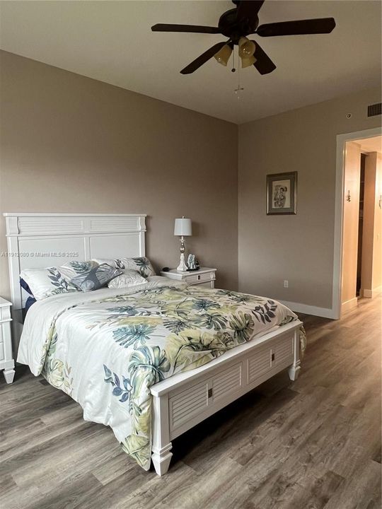 出租: $2,500 (2 贝兹, 2 浴室, 1989 平方英尺)