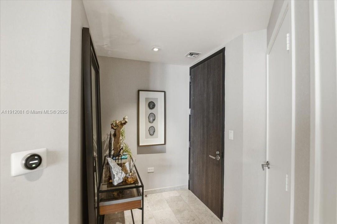Active With Contract: $1,150,000 (2 beds, 2 baths, 1264 Square Feet)