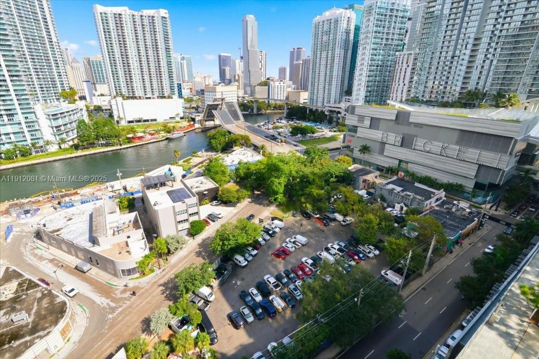 Active With Contract: $1,150,000 (2 beds, 2 baths, 1264 Square Feet)