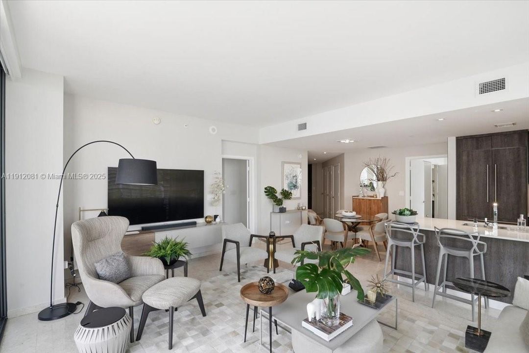 Active With Contract: $1,150,000 (2 beds, 2 baths, 1264 Square Feet)