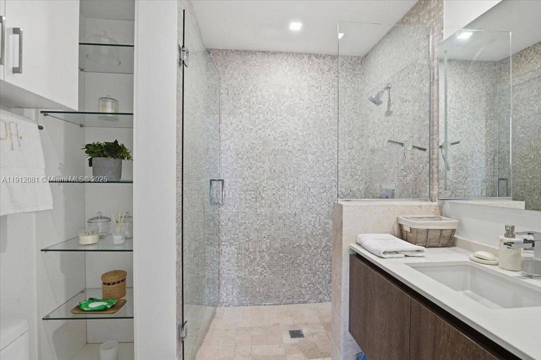 Active With Contract: $1,150,000 (2 beds, 2 baths, 1264 Square Feet)