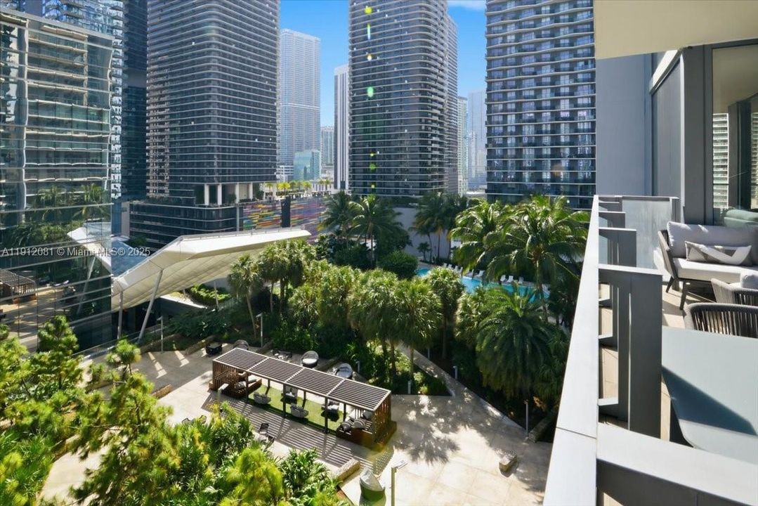 Active With Contract: $1,150,000 (2 beds, 2 baths, 1264 Square Feet)