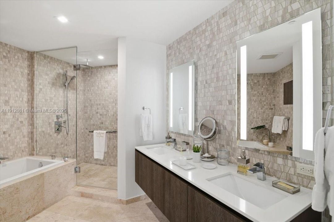 Active With Contract: $1,150,000 (2 beds, 2 baths, 1264 Square Feet)