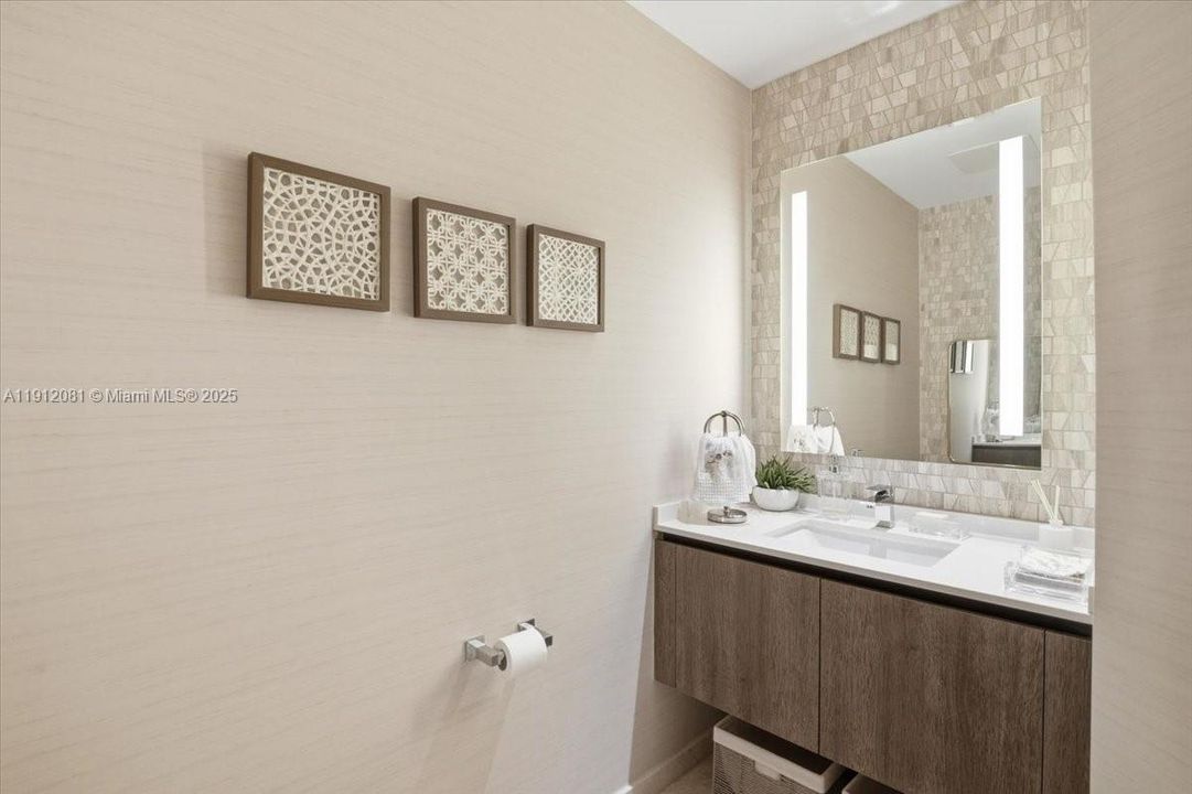 Active With Contract: $1,150,000 (2 beds, 2 baths, 1264 Square Feet)