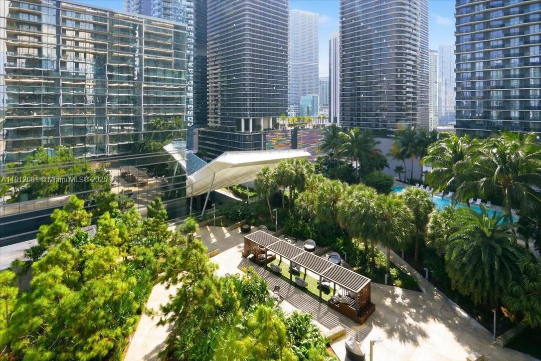 Active With Contract: $1,150,000 (2 beds, 2 baths, 1264 Square Feet)