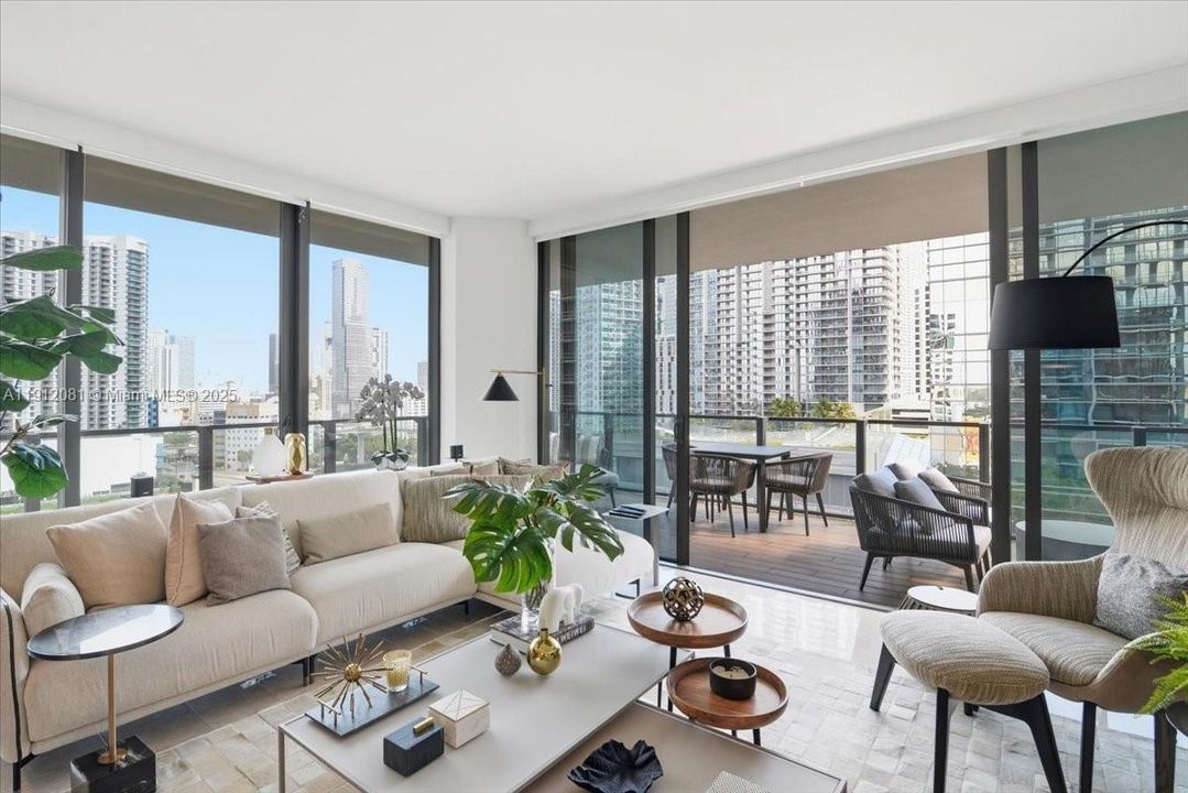 Active With Contract: $1,150,000 (2 beds, 2 baths, 1264 Square Feet)