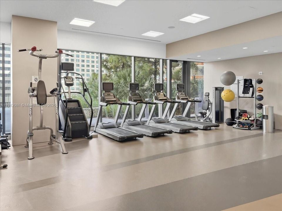 Active With Contract: $1,150,000 (2 beds, 2 baths, 1264 Square Feet)