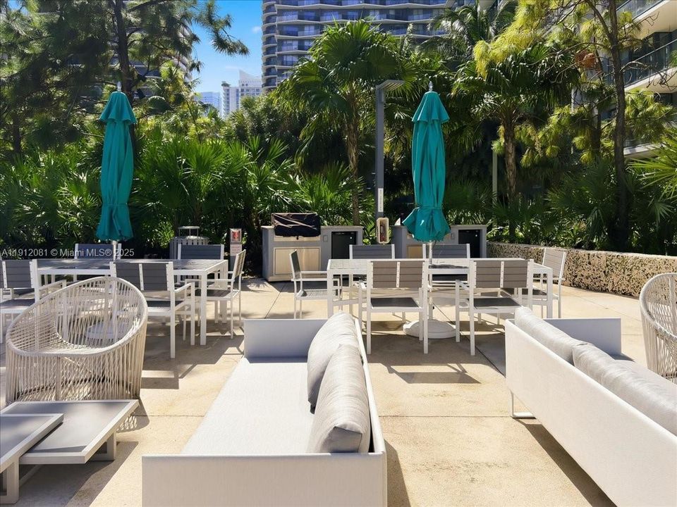 Active With Contract: $1,150,000 (2 beds, 2 baths, 1264 Square Feet)