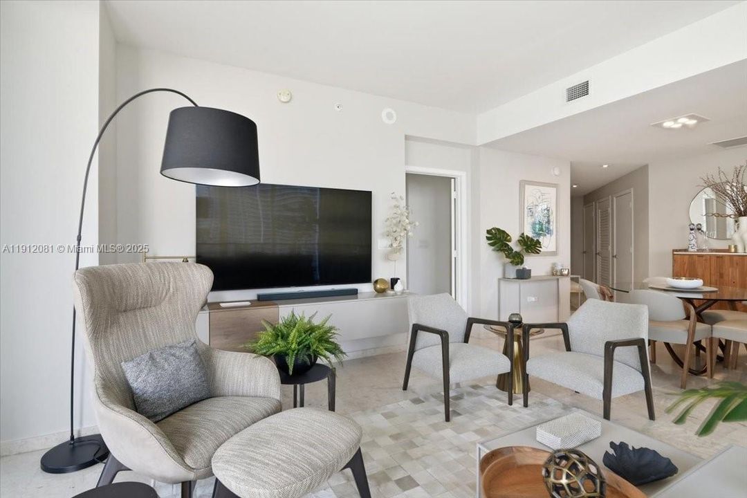 Active With Contract: $1,150,000 (2 beds, 2 baths, 1264 Square Feet)