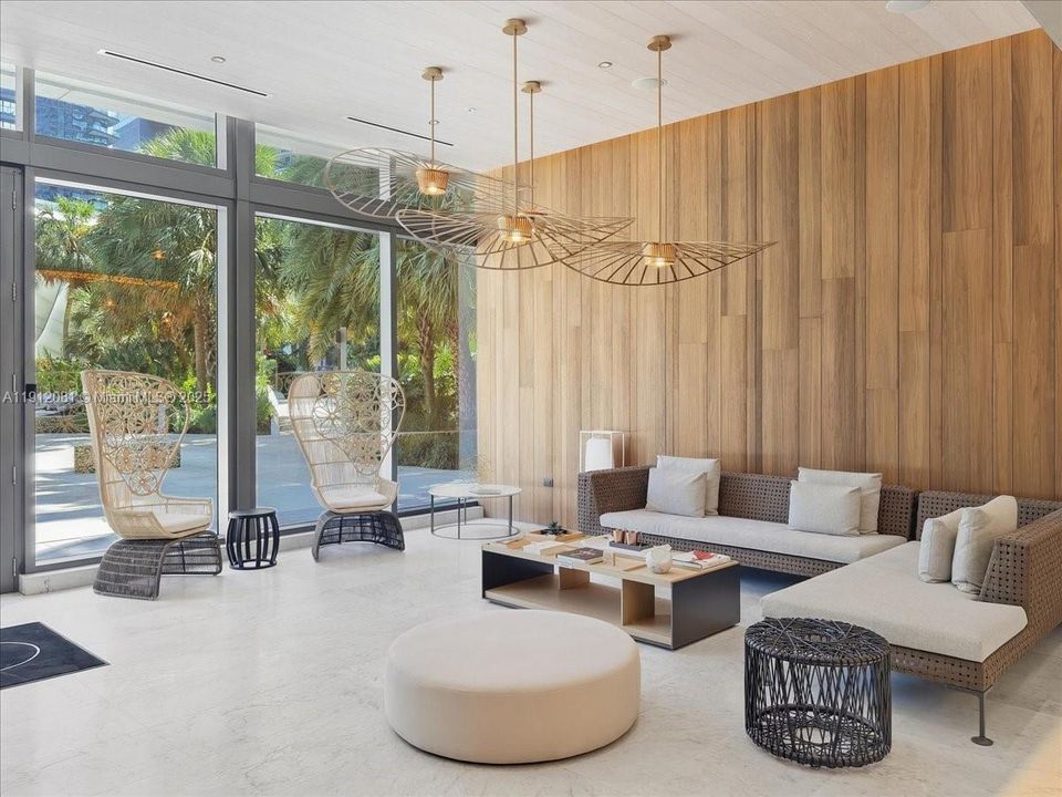 Active With Contract: $1,150,000 (2 beds, 2 baths, 1264 Square Feet)