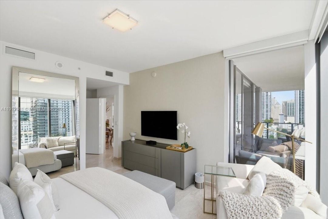 Active With Contract: $1,150,000 (2 beds, 2 baths, 1264 Square Feet)