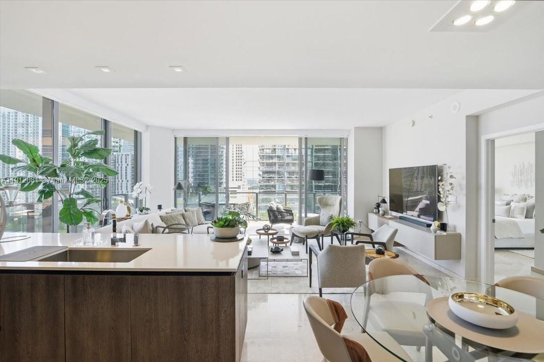 Active With Contract: $1,150,000 (2 beds, 2 baths, 1264 Square Feet)