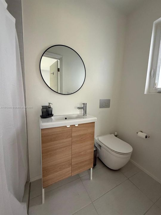 合同活跃: $559,999 (4 贝兹, 3 浴室, 1655 平方英尺)