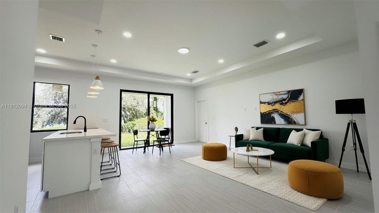 En Venta: $299,000 (3 camas, 2 baños, 1600 Pies cuadrados)