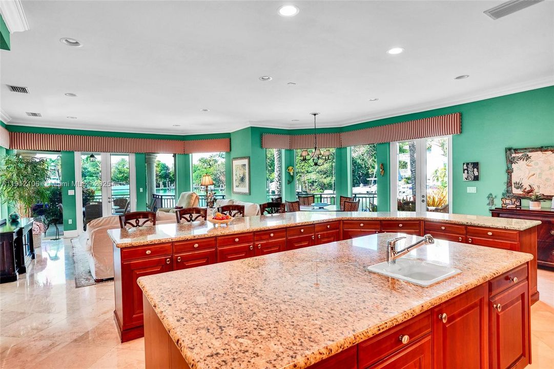 For Sale: $21,950,000 (7 beds, 7 baths, 6497 Square Feet)