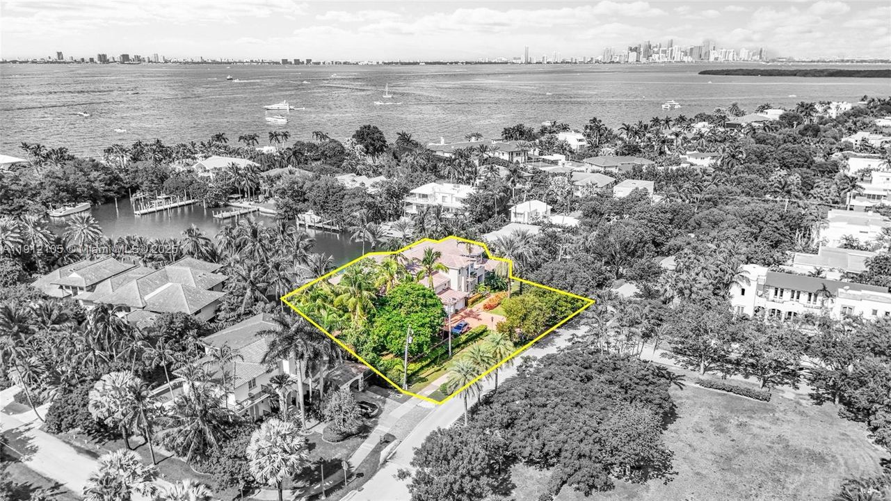 For Sale: $21,950,000 (7 beds, 7 baths, 6497 Square Feet)