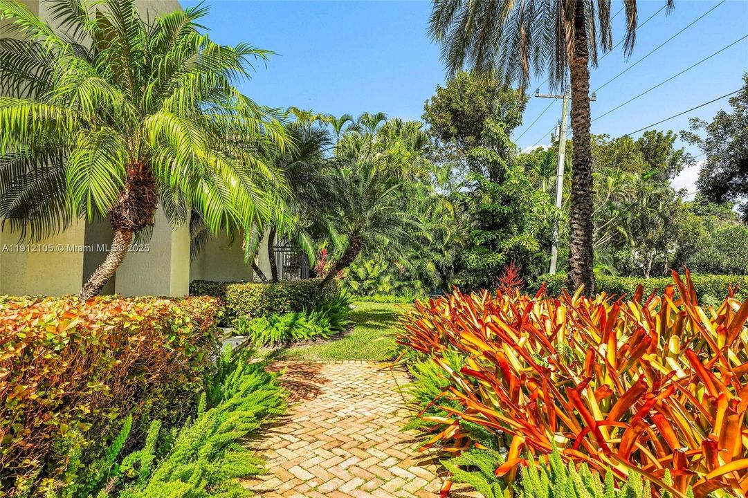 For Sale: $21,950,000 (7 beds, 7 baths, 6497 Square Feet)