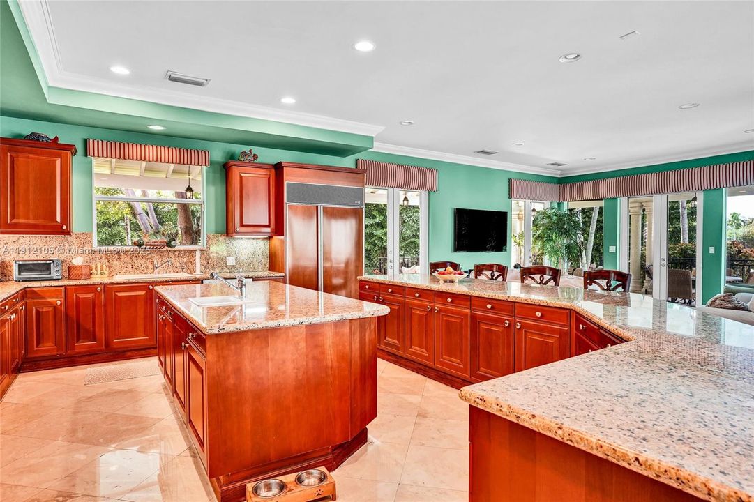 For Sale: $21,950,000 (7 beds, 7 baths, 6497 Square Feet)