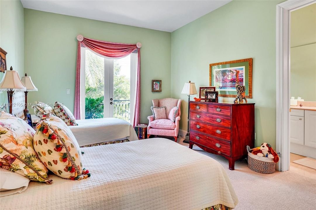 For Sale: $21,950,000 (7 beds, 7 baths, 6497 Square Feet)