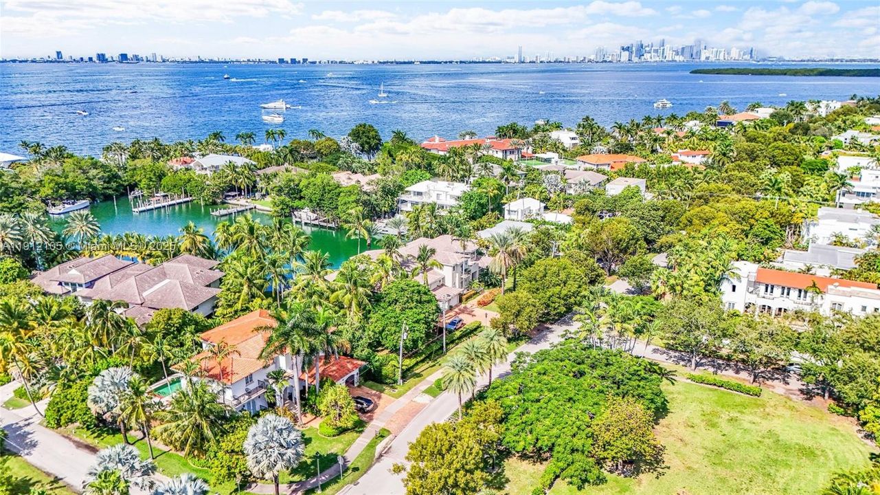 For Sale: $21,950,000 (7 beds, 7 baths, 6497 Square Feet)