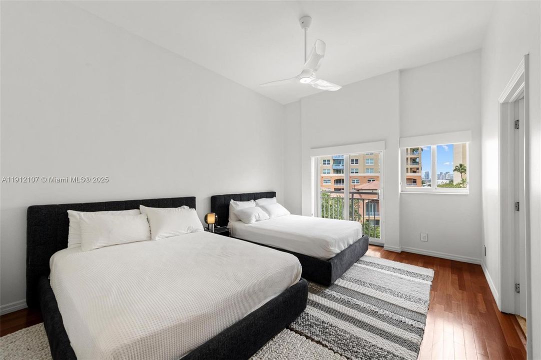 Active With Contract: $8,000 (2 beds, 3 baths, 1660 Square Feet)