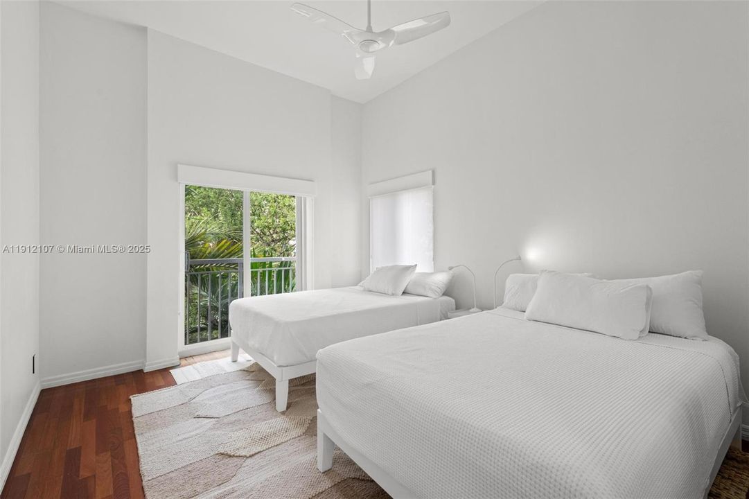 Active With Contract: $8,000 (2 beds, 3 baths, 1660 Square Feet)