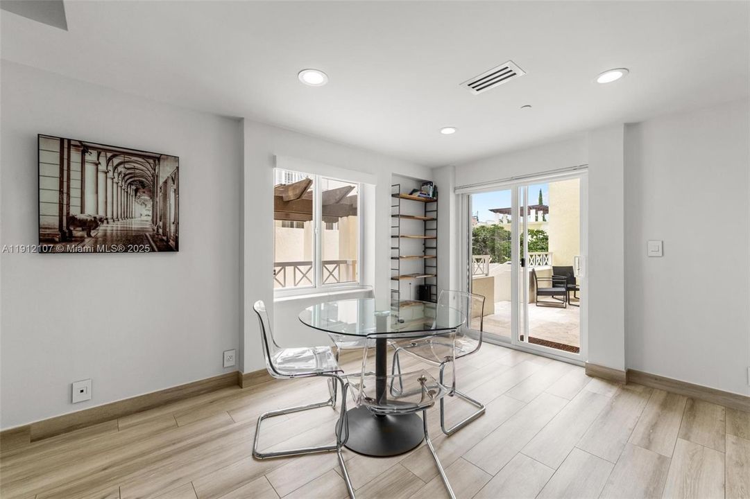 Active With Contract: $8,000 (2 beds, 3 baths, 1660 Square Feet)