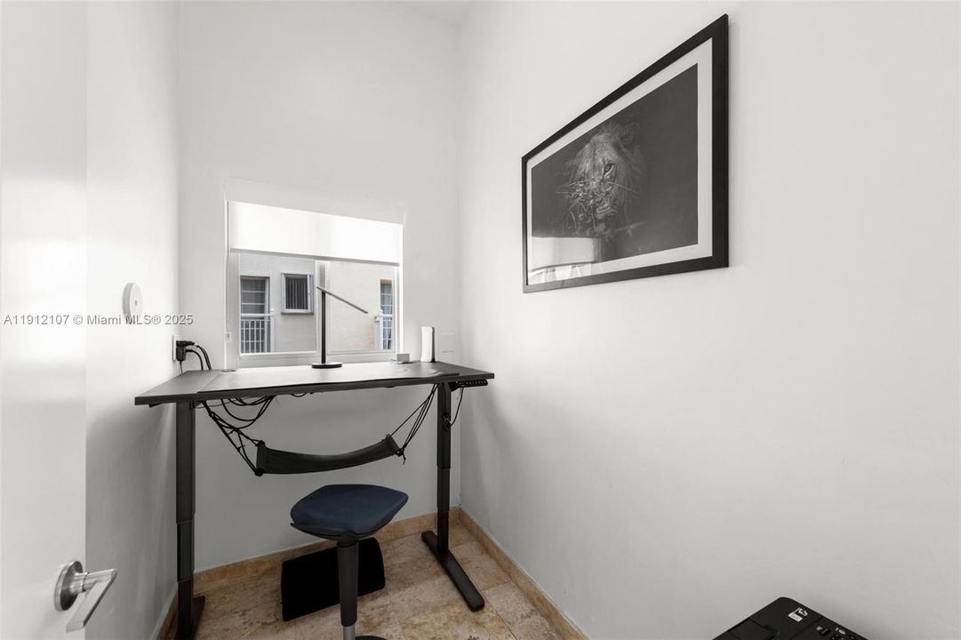 Active With Contract: $8,000 (2 beds, 3 baths, 1660 Square Feet)