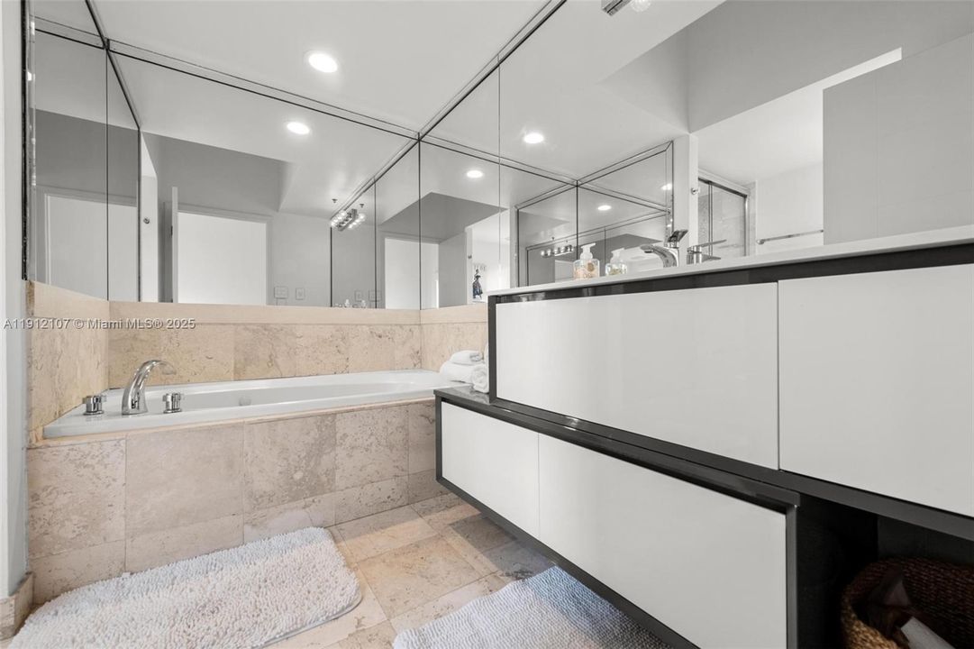 Active With Contract: $8,000 (2 beds, 3 baths, 1660 Square Feet)