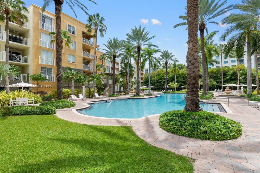 Active With Contract: $8,000 (2 beds, 3 baths, 1660 Square Feet)